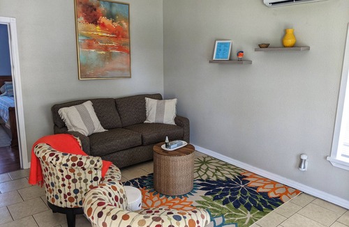 Syracuse Cottage | Cottage in Syracuse - 3 min walk to Lake Wawasee and access to Lake Papakeechie
