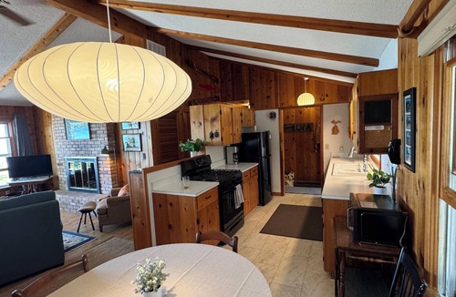 Lake Leelanau Cottage | Cottage on N. Lake Leelanau, private, 175 feet of lakefront, near Leland & Dunes