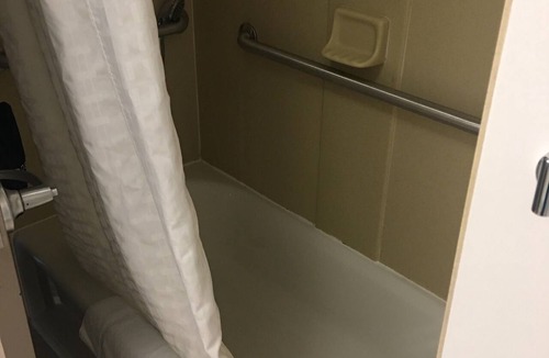 Grand Rapids Hotel | Country Inn & Suites by Radisson, Grand Rapids East, MI