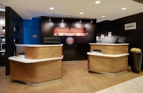 East Paris Hotel | Courtyard Grand Rapids Airport