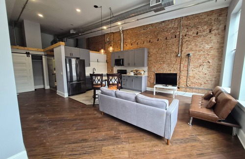 Central Business District Apartment | Cozy 1-bedroom apartment in downtown Kalamazoo, walking distance to attractions.