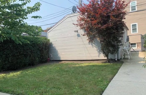 West Lakeview Apartment | Cozy 1-bedroom garden apartment in W Lakeview/Wrigley/Roscoe Village/Fast WIFI