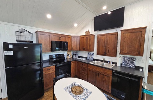 Janesville House | Cozy! 1-bedroom house on Lake Mattoon with dock, porch and stunning view!