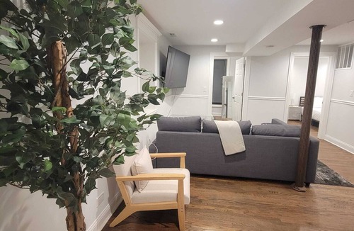 Wicker Park Apartment | Cozy 2-bedroom apartment in welcoming Chicago in the Wicker Park area