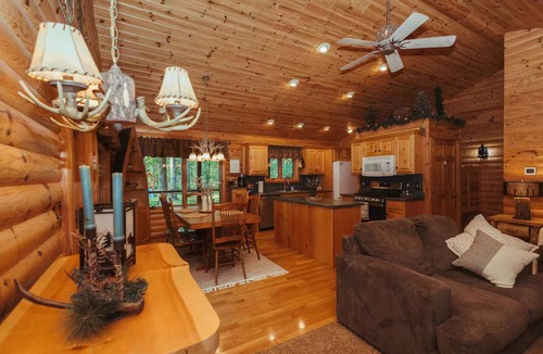 Elmira Cabin | Cozy 2-bedroom cabin in Elmira-close to ski resorts, snowmobile trails and lakes