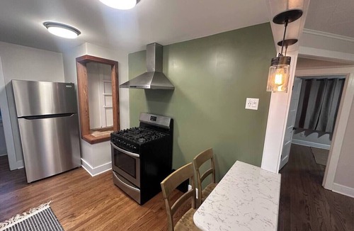 Chesterton House | Cozy 2-bedroom house in tranquil Chesterton with AC