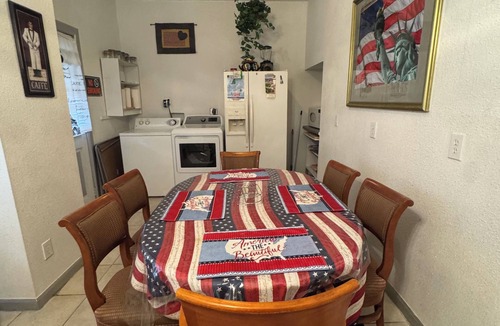 Lawrenceburg House | Cozy 2-bedroom sleeps 7 townhome in downtown walking distance to River & Casino