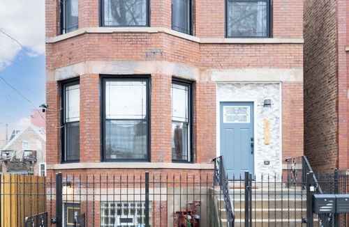 Woodlawn Apartment | Cozy 3BR Near Obama Presidential Center, Hyde Park & UChicago