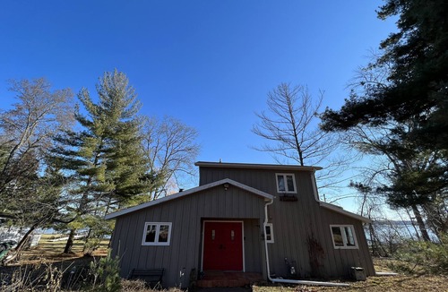 Hustisford Cabin | Cozy 4 Bedroom Cabin on Sinissippi Lake Just 60 min from Milwaukee or Madison