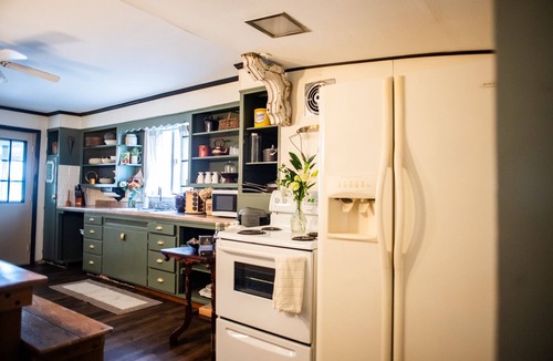 Peru Cottage | COZY 4 BEDROOM COTTAGE near Peru-NEXT TO Cafe & Vintage Market Place
