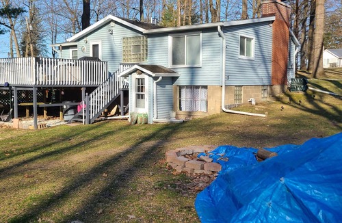 Sister Lakes Cottage | Cozy 4-season Cottage in Dowagiac, MI - 25 miles from Notre Dame & St. Joseph’s