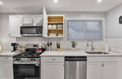 Worth House | Cozy 4BR 2BA Worth Home
