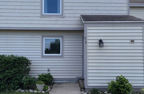 Cedar House | Cozy and Convenient!