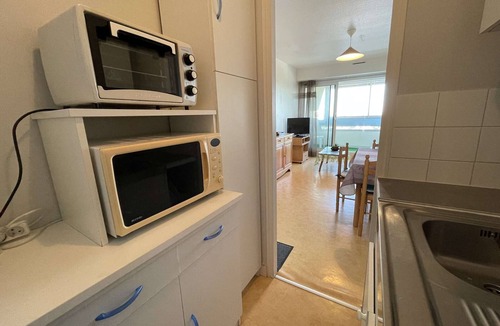 Mouchamps Apartment | Cozy apartment near beach with balcony and sea view