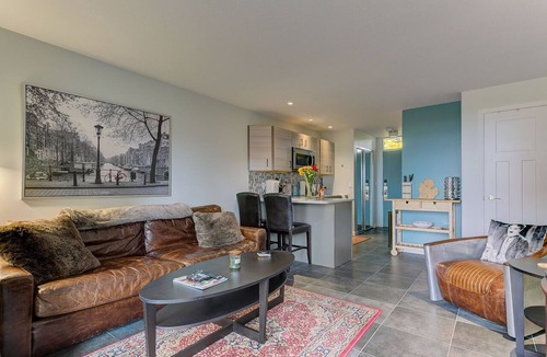 Acme Condo | 🏖️ Cozy Aviation ✈ Stylish Lake View Condo @ The Shores