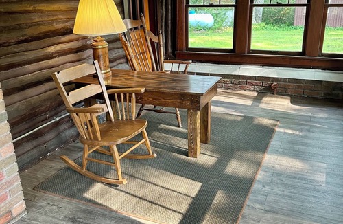 Hale House | Cozy Beautiful log cabin situated on acreage with access to East Stylus Lake
