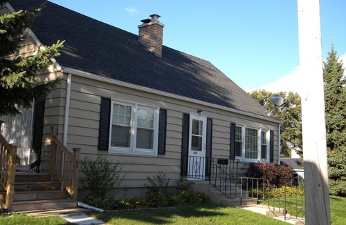 Kenosha House | Cozy Bedroom with Private Entrance, Bathrm and nearby Lake Michigan View
