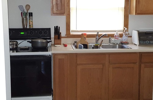 Harbert House | Cozy Cottage close to the Lake