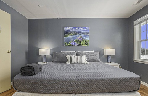 Ludington Other | Cozy Country Getaway for Large Groups