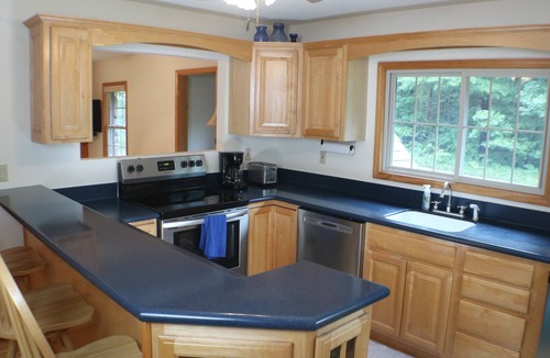 Paris House | Cozy Countryside Stone House & Pub with 20 acres of outdoor fun!