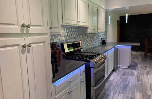 Willow Springs House | Cozy Estate in charming Willow Springs 20 minutes from Downtown and Beaches