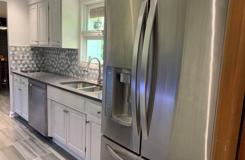 Willow Springs House | Cozy Estate in charming Willow Springs 20 minutes from Downtown and Beaches