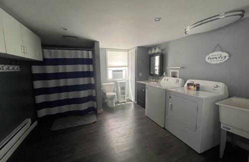 Shelbyville House | Cozy home directly across the street from Gun Lake