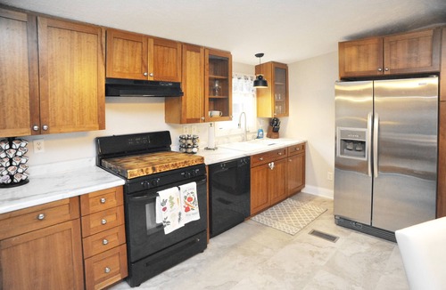 Chesterton House | Cozy home for a family to enjoy - only 7 miles away from Indiana Dunes park.