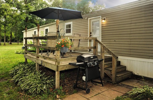 Chesterton House | Cozy home for a family to enjoy - only 7 miles away from Indiana Dunes park.