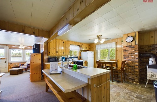 Munising Cabin | Cozy Lakefront Cottage Near Munising & Pictured Rocks