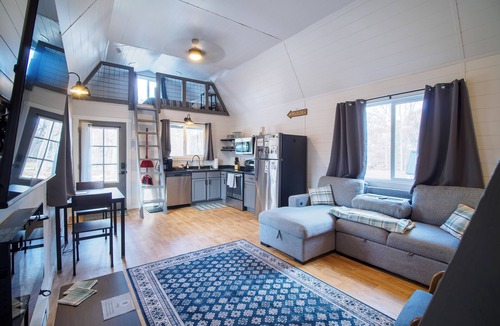 Poland Cabin | Cozy Lofted Cabin #1 at Cataract Lake Getaway