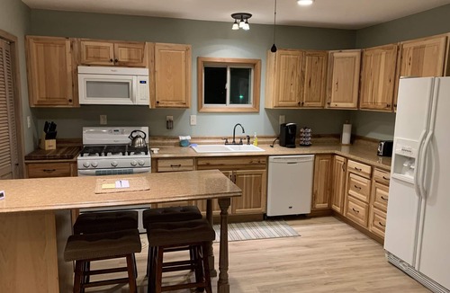 Petoskey Apartment | Cozy Modern Carriage Apartment Close to Shopping, Skiing,Golf