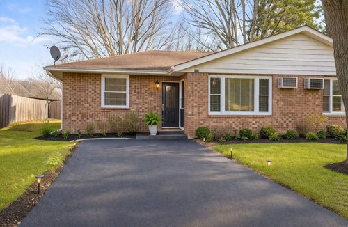 Wheeler House | Cozy Modern Townhome in Unbeatable Chesterton Location