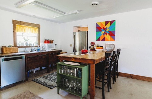 Harbert House | Cozy Oasis by Lake MI & Dunes with Hot Tub!