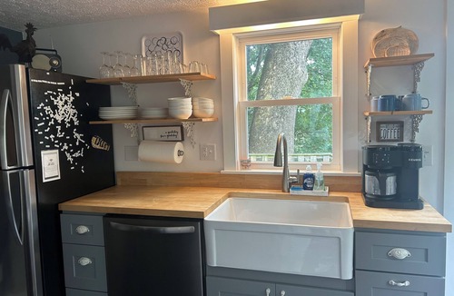 West Lafayette Cottage | Cozy River Cottage on the water, near PURDUE