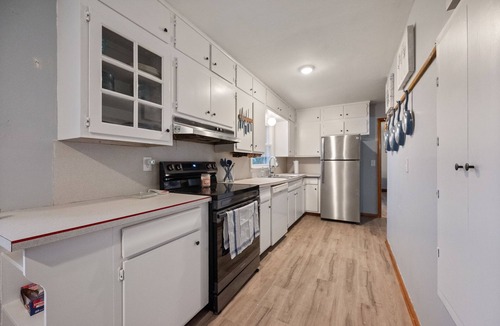 Crawfordsville House | Cozy Riverside Retreat on Sugar Creek – Perfect for a Relaxing Getaway!