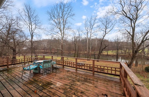 Crawfordsville House | Cozy Riverside Retreat on Sugar Creek – Perfect for a Relaxing Getaway!