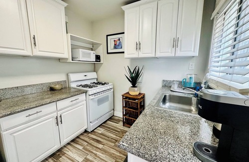 East Village Apartment | Cozy Studio Downtown Long Beach, Near Hospitals