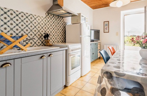 Le Landreau Cottage | Cozy Vineyard Cottage: Private Terrace, WiFi, Near Nantes
