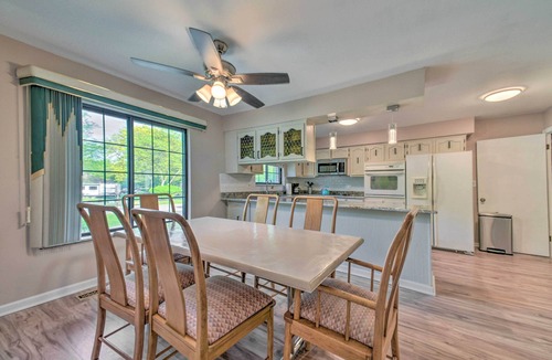 West Bloomfield House | Cozy West Bloomfield Home - Fishing Nearby!