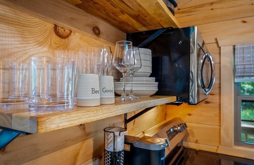 Mentone Cabin | Cozy Woodland Cabin Escape for Families, Friends & Retreats in Mentone, Alabama
