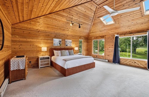 Baroda House | Creekside Lodge w Pool Retreat Billiards & Arcade