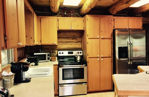 Thompsonville House | Crystal Mtn, Log Cabin, private retreat, game room, 3 Bed, 2 Bath. Sleeps 7