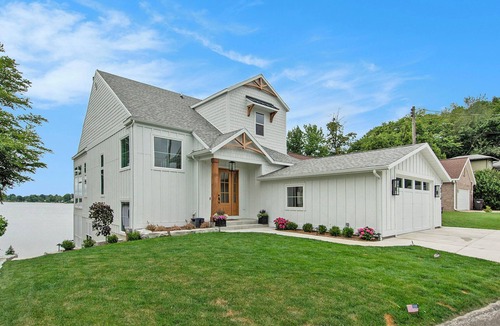 Fennville House | Custom Luxury on Hutchins Lake near Saugatuck, elevator, hot tub, sleeps +17
