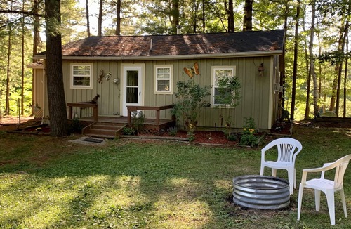 Gladwin Cottage | Cute cabin on the river! steps away for hunting! Book Week/Month for discount!
