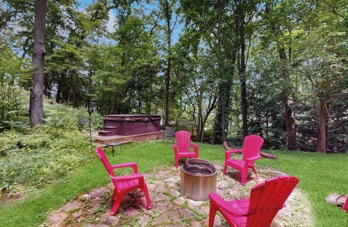 Michiana House | Cute Cottage by the Lake W/Private Hot Tub, Firepit, Screened Porch & Fast WiFi