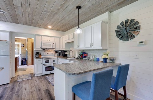 Port Sanilac House | Cute Cottage Getaway; Walk to Lake and Town