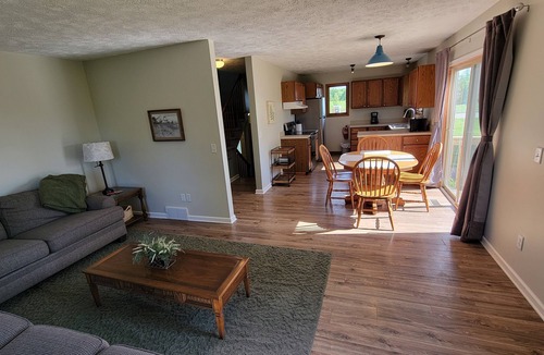 Macatawa House | Cute & cozy duplex "DuWest", Hollands south side, Ping pong & renovated May 2024
