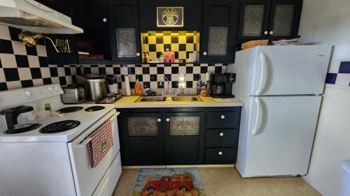 Woodstock Apartment | Cute private apartment near historic Woodstock Square