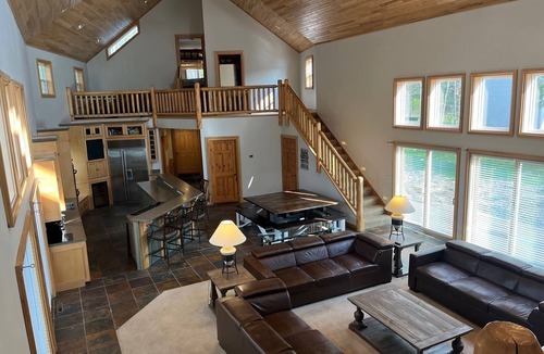 Stambaugh House | Deepwater Lodge Chicagon Lake- Sleeps 24-Pontoon included-DM for June specials!